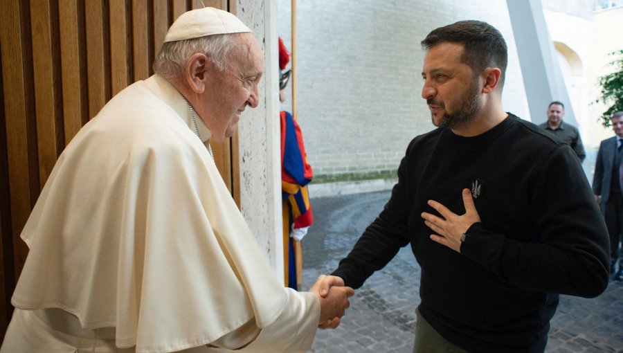 Volodimir Zelenski expresó su "gratitud" al Papa Francisco por sus "deseos de paz" para Ucrania