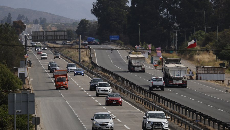 Más de 100 mil vehículos han salido de la región Metropolitana por fin de semana de Año Nuevo