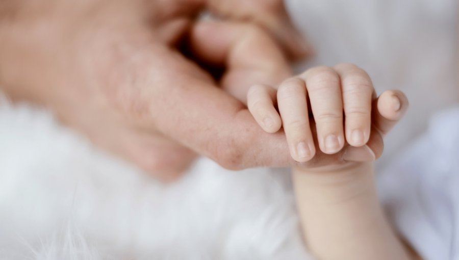 Bebé de 2 meses sufrió graves quemaduras en el Hospital de Quilpué: padres anunciaron presentación de querella criminal