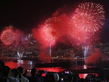 Cerca de un millón de personas disfrutaron el regreso del show de fuegos artificiales de Año Nuevo en el Mar en Valparaíso y Viña