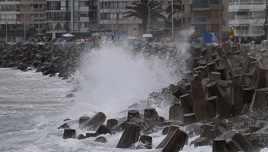 Marejadas anormales en Chile: tren de olas provenientes del hemisferio norte afectará desde Arica a Constitución