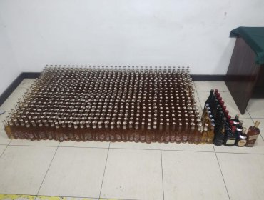 Venta ilegal de alcohol en Independencia termina con dos detenidos luego que intentaran sobornar a carabineros