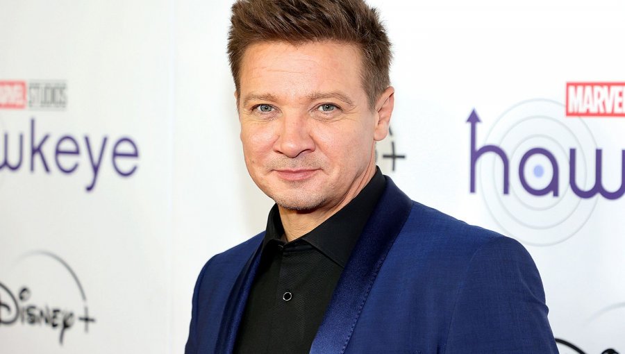 Luego de complejo accidente en el que terminó con 30 huesos rotos, Jeremy Renner vuelve a la actuación