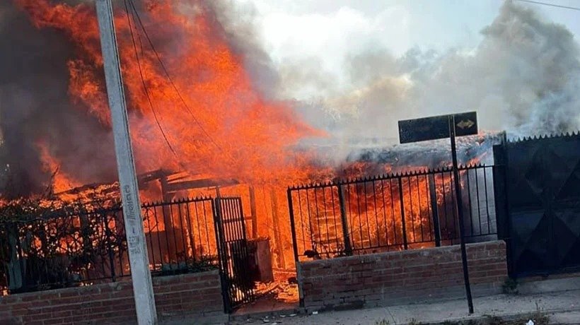 Incendio estructural en Quillota deja más de 20 personas damnificadas