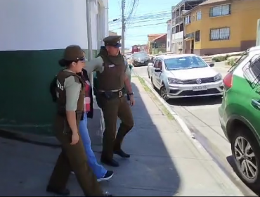 Un hombre y una mujer fueron detenidos por homicidio frustrado en Valparaíso: habrían atacado con arma blanca a una vecina