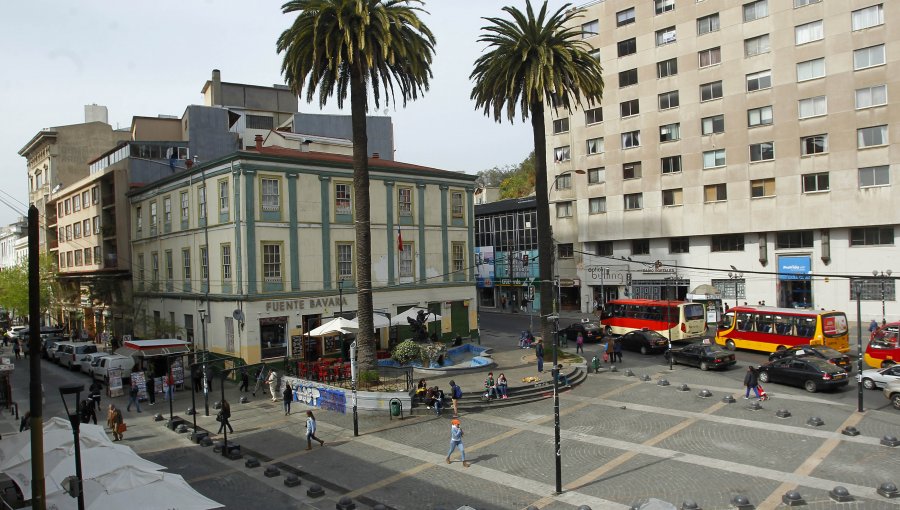 Corte Suprema rechaza recurso de protección contra el Municipio de Valparaíso por comercio informal en la plaza Aníbal Pinto