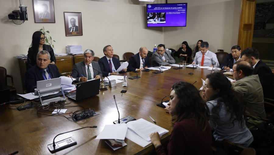 Comisión investigadora aprueba informe que pide reevaluar y revocar pensiones de gracia a víctimas del estallido social