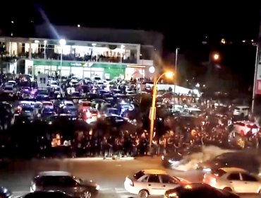 "Se perdió el respeto por todo": Molestia ciudadana genera evento automovilístico clandestino en transitada arteria de Concón