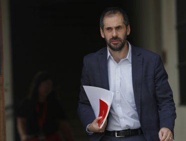 "No era necesario registrarlo": Ministro de Economía descarta faltas a Ley de Lobby tras reunión con empresarios de salmonicultura