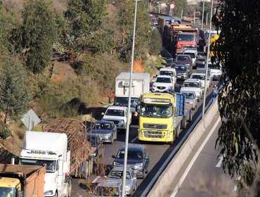 Múltiples accidentes vehiculares mantienen diversos cortes de tránsito en la ruta Las Palmas de Viña del Mar