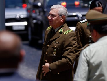 Coroneles en retiro de Carabineros entregan cerrado respaldo a general Yáñez