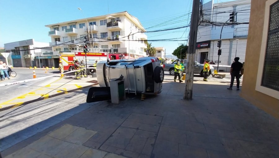 Colisión vehicular dejó cinco lesionados en Quillota, entre ellos un menor de edad