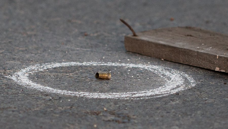 Una persona resultó herida luego de que desconocidos efectuaran varios disparos contra un inmueble en Peñalolén