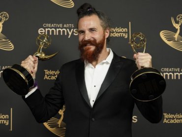 Compositor chileno Cristóbal Tapia suma una nuevo Emmy por la banda de la serie "The White Lotus"