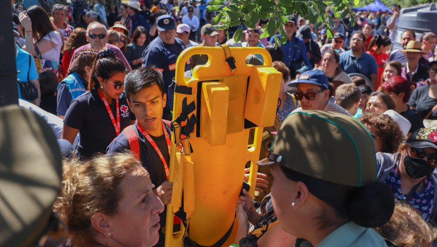 Caos se produjo para ver a la “sanadora de Rosario” en el Santuario Parroquia de Lourdes de Quinta Normal