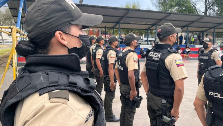 Cuatro policías terminan secuestrados en estado de excepción por delincuencia en Ecuador