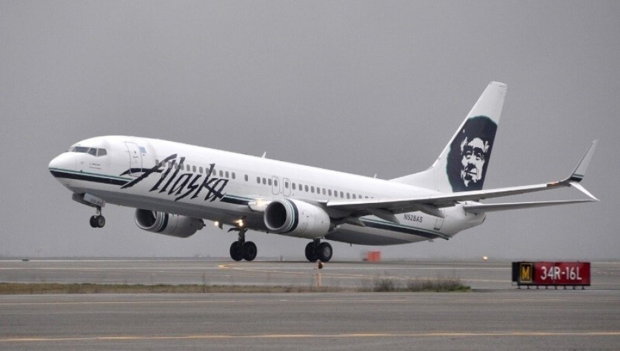 Insólito: United y Alaska Airlines descubren pernos sueltos en puertas de sus aviones