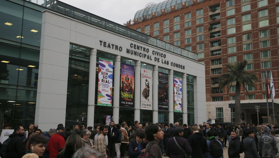 Denuncian pago de millonarios sobresueldos en el teatro Municipal de Las Condes