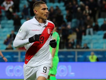 Aseguran que Universidad de Chile habría intentado remecer el mercado con fichaje de Paolo Guerrero