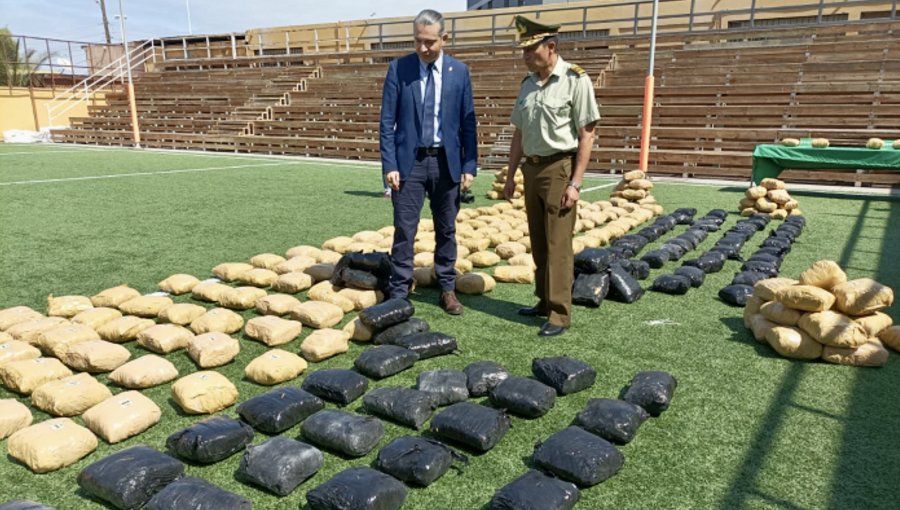 Impactante decomiso en la frontera: Detectan dos camionetas cargadas con 835 kilos de marihuana en la región de Antofagasta