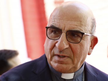 "Es una estafa": Arzobispo de Santiago denuncia ante Fiscalía suplantación de identidad por redes sociales