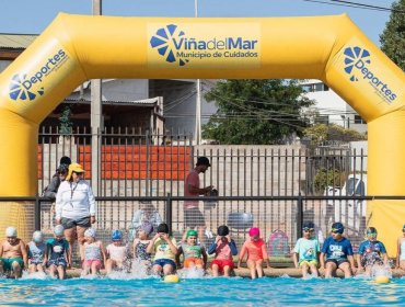 Con actividades gratuitas en los barrios se inició la temporada de piscinas 2024 en Viña del Mar