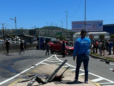 Volcamiento de bus en Talcahuano deja al menos a 35 personas lesionadas