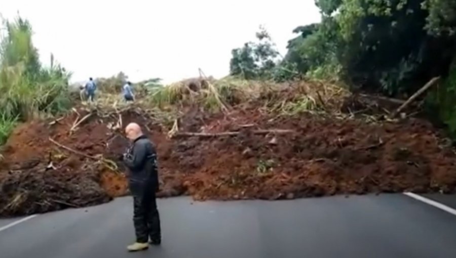 Al menos 17 muertos y 30 heridos deja derrumbe de tierra en Colombia