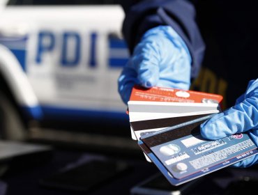 Padre e hija fueron detenidos por uso de tarjetas bancarias robadas en Valparaíso