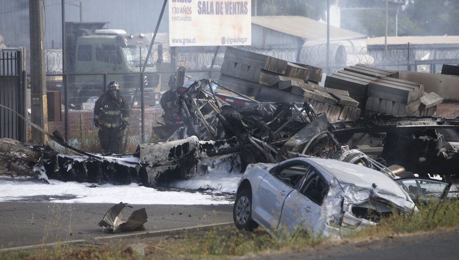 Accidente de avioneta en Talca: Golpeó cables del tendido eléctrico y cayó impactando a vehículo en la ruta 5 Sur