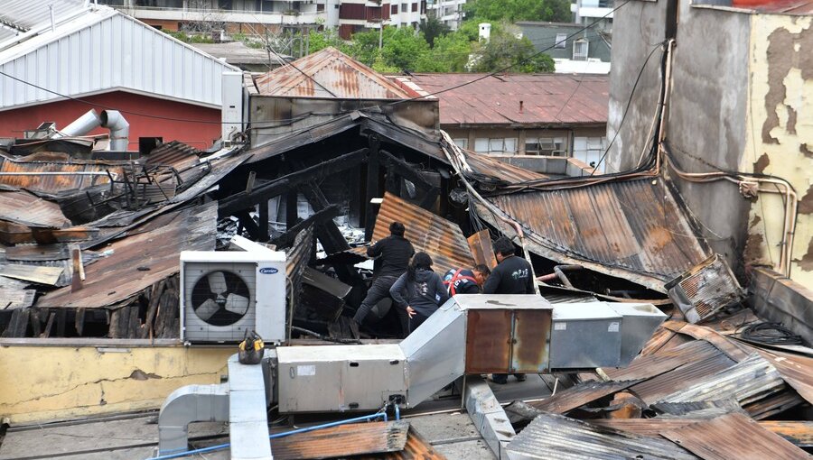 Médicos del Calvo Mackenna advierten "crisis" tras incendio que afectó en octubre al Hospital