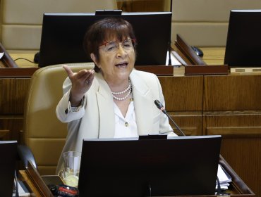 Diputada Hertz dice que joya regalada por Cathy Barriga fue registrada en plataforma del Lobby y que la devolvió