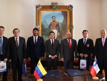 Chile y Venezuela firman "inédito" acuerdo de colaboración para combatir el crimen organizado