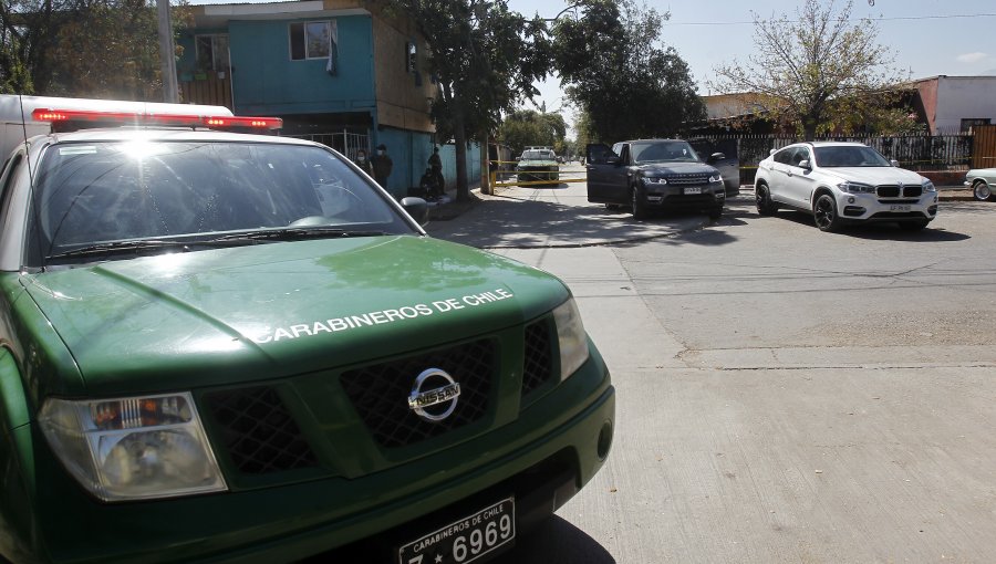 Fiscal de Puente Alto fue víctima de encerrona en Macul: delincuentes la atacaron con armas blancas y golpearon a su hijo de 12 años