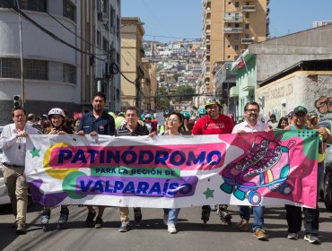 Medio millar de patinadores marcharon por Valparaíso pidiendo un patinódromo regional