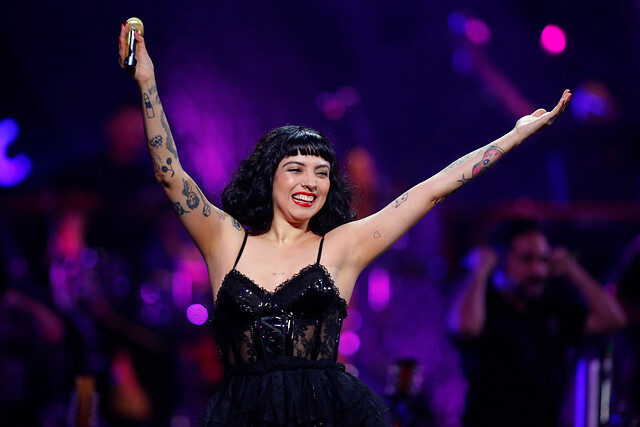 “Pornocracia”: Mon Laferte se defiende por contenido sexual de su último videoclip