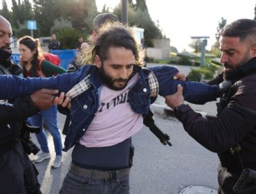 Familiares de rehenes de Hamás irrumpen en el Parlamento de Israel para exigir su regreso