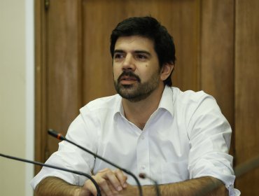 Diputado Lavín retoma sus funciones en el Congreso y asegura que Cathy Barriga es "completamente inocente"