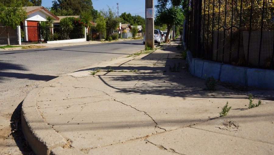 Tramo de la calle Valentín Letelier que conecta con el Hospital de Peñablanca contará con nuevas veredas