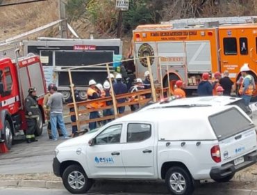 Continúan las diligencias por fatal accidente en cerro Las Delicias de Valparaíso: Trabajador habría fallecido por asfixia por inmersión