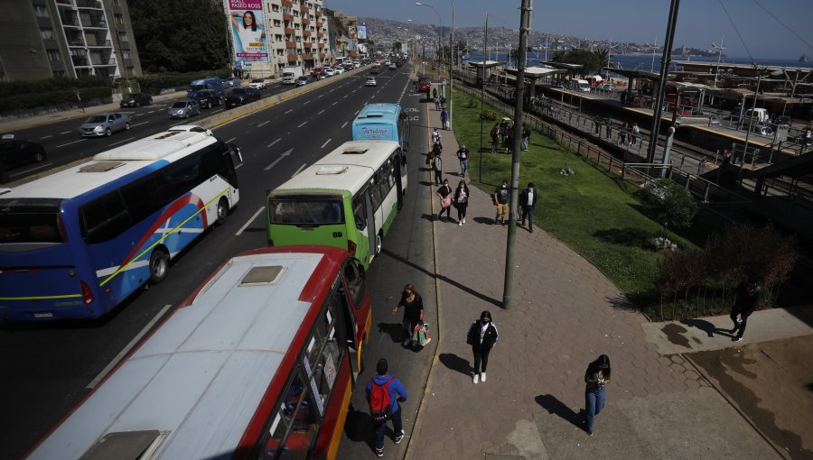 Conductores del transporte público de la V Región no descartan movilizarse ante retraso del trámite para subvención de la TNE en verano