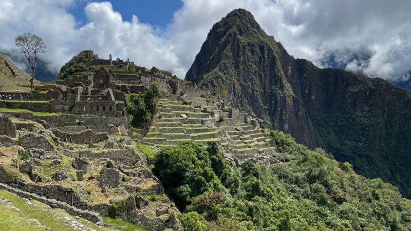 El paro indefinido en Machu Picchu que obligó a evacuar a cientos de turistas