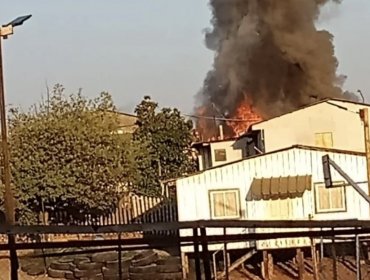 Dos viviendas resultaron afectadas por un incendio en el límite entre Valparaíso y Viña del Mar