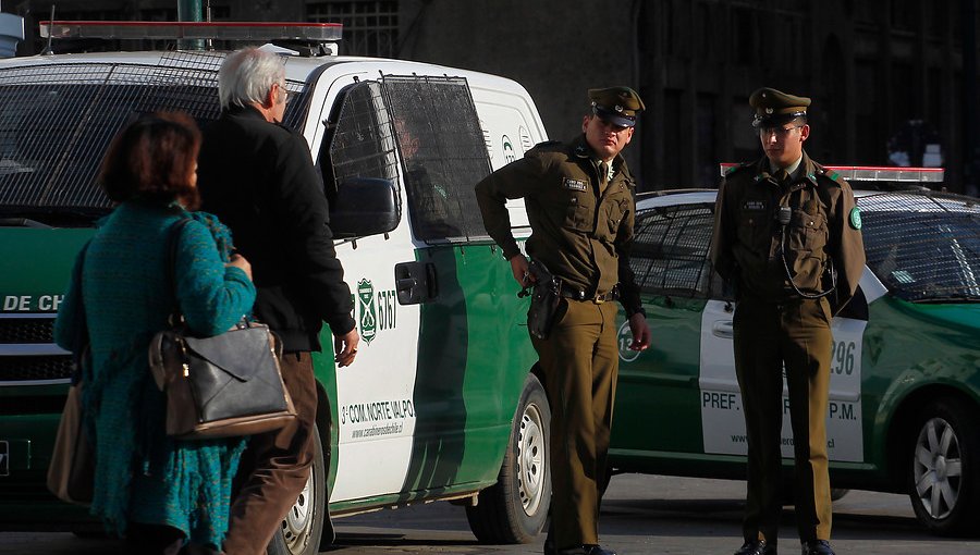 Carabineros sufre violento ataque con fuegos artificiales en Pudahuel