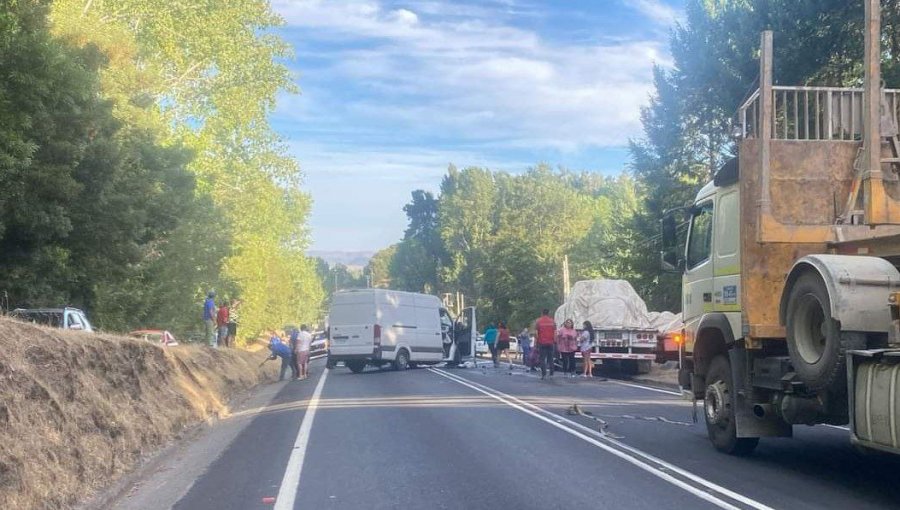 Una persona perdió la vida tras la colisión frontal entre un furgón y un camión en la Ruta de la Madera