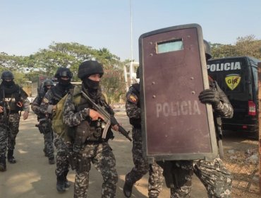 Arrojan panfletos en ataque a fiscalía en puerto clave del narcotráfico en Ecuador: “Nosotros mandamos, vamos a seguir atacando”