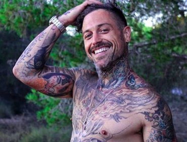 Pascual Fernández enciende las redes sociales con desnudo para sus fanáticas