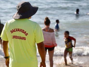 Presentan proyecto de ley que regula el trabajo de salvavidas en playas, ríos, lagos y piscinas de Chile