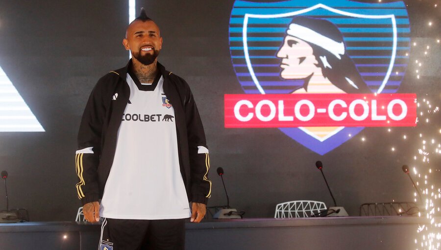 Colo Colo presenta su nueva camiseta para la temporada 2024