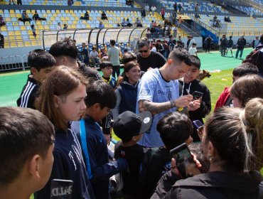 150 niños de escuelas de Viña compartieron con plantel del rival ecuatoriano de Everton
